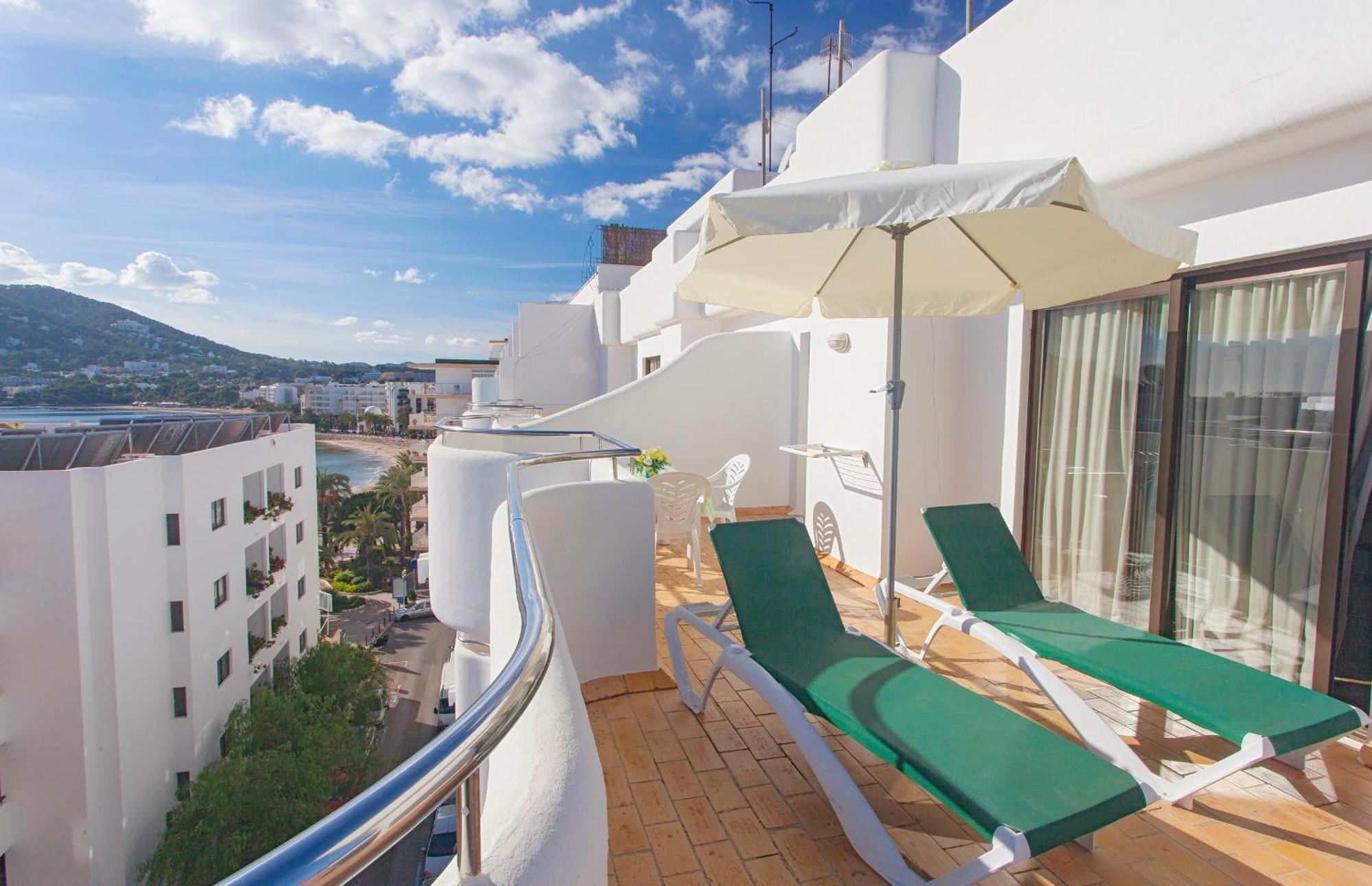 Apartamentos Bon Lloc Santa Eulària des Riu Szoba fotó