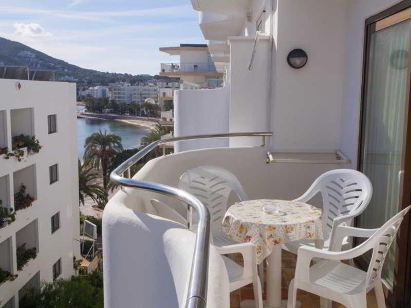 Apartamentos Bon Lloc Santa Eulària des Riu Kültér fotó