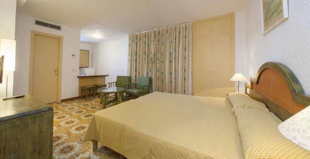 Apartamentos Bon Lloc Santa Eulària des Riu Kültér fotó