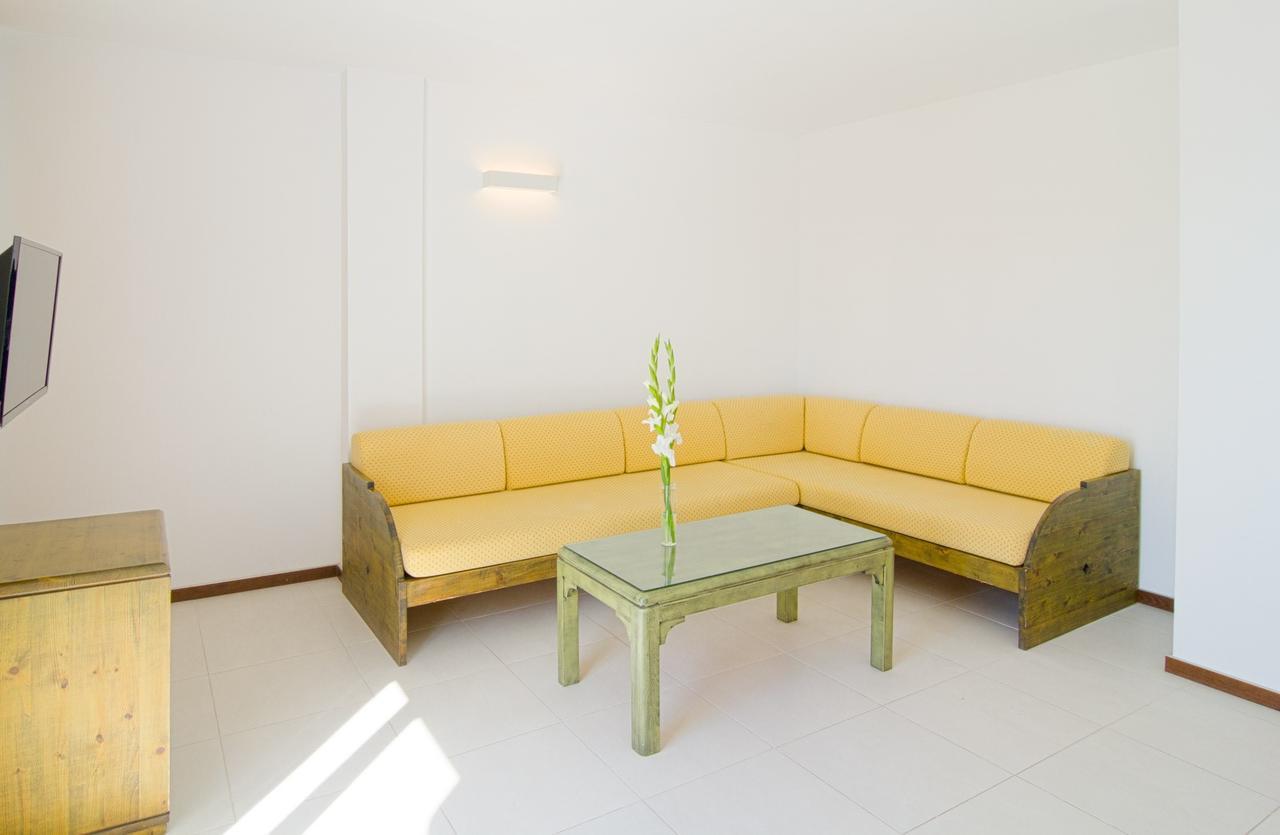Apartamentos Bon Lloc Santa Eulària des Riu Kültér fotó