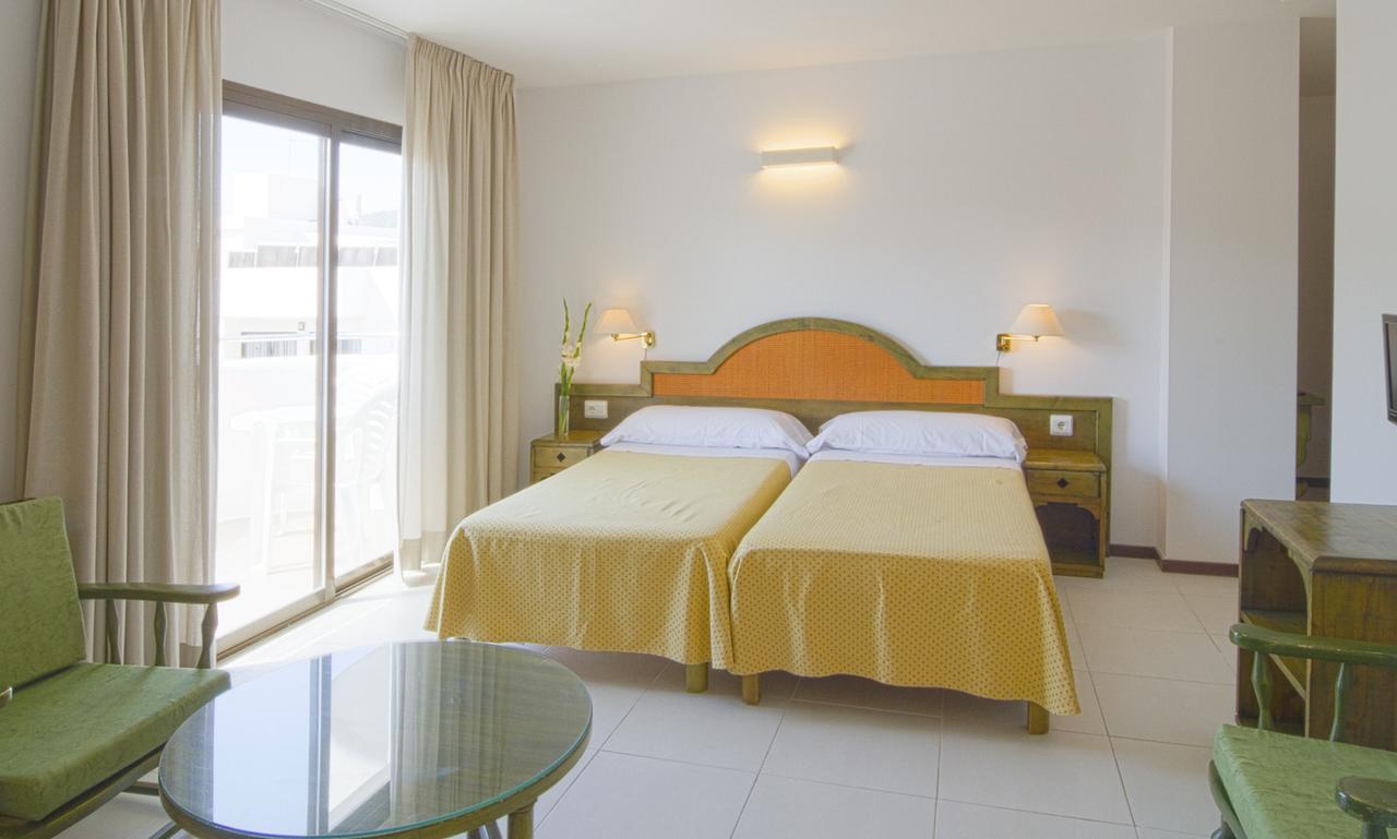 Apartamentos Bon Lloc Santa Eulària des Riu Kültér fotó