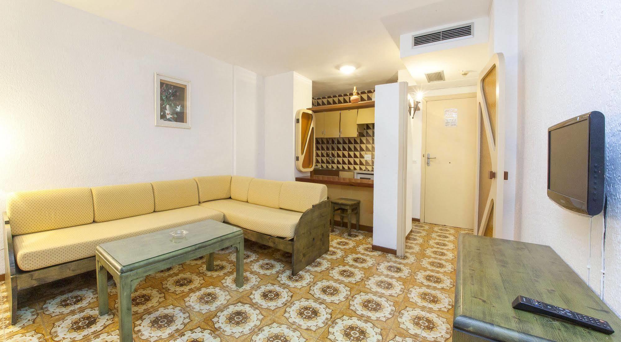 Apartamentos Bon Lloc Santa Eulària des Riu Kültér fotó