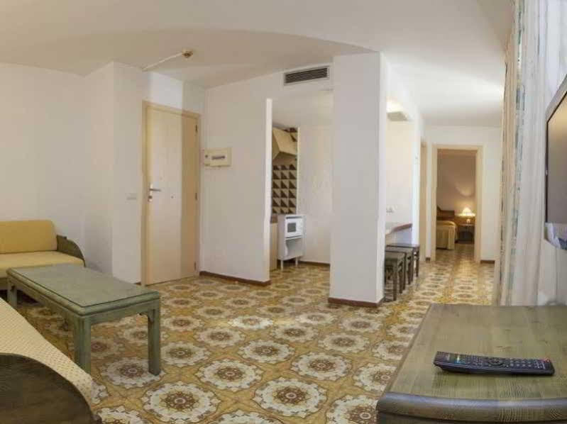 Apartamentos Bon Lloc Santa Eulària des Riu Kültér fotó