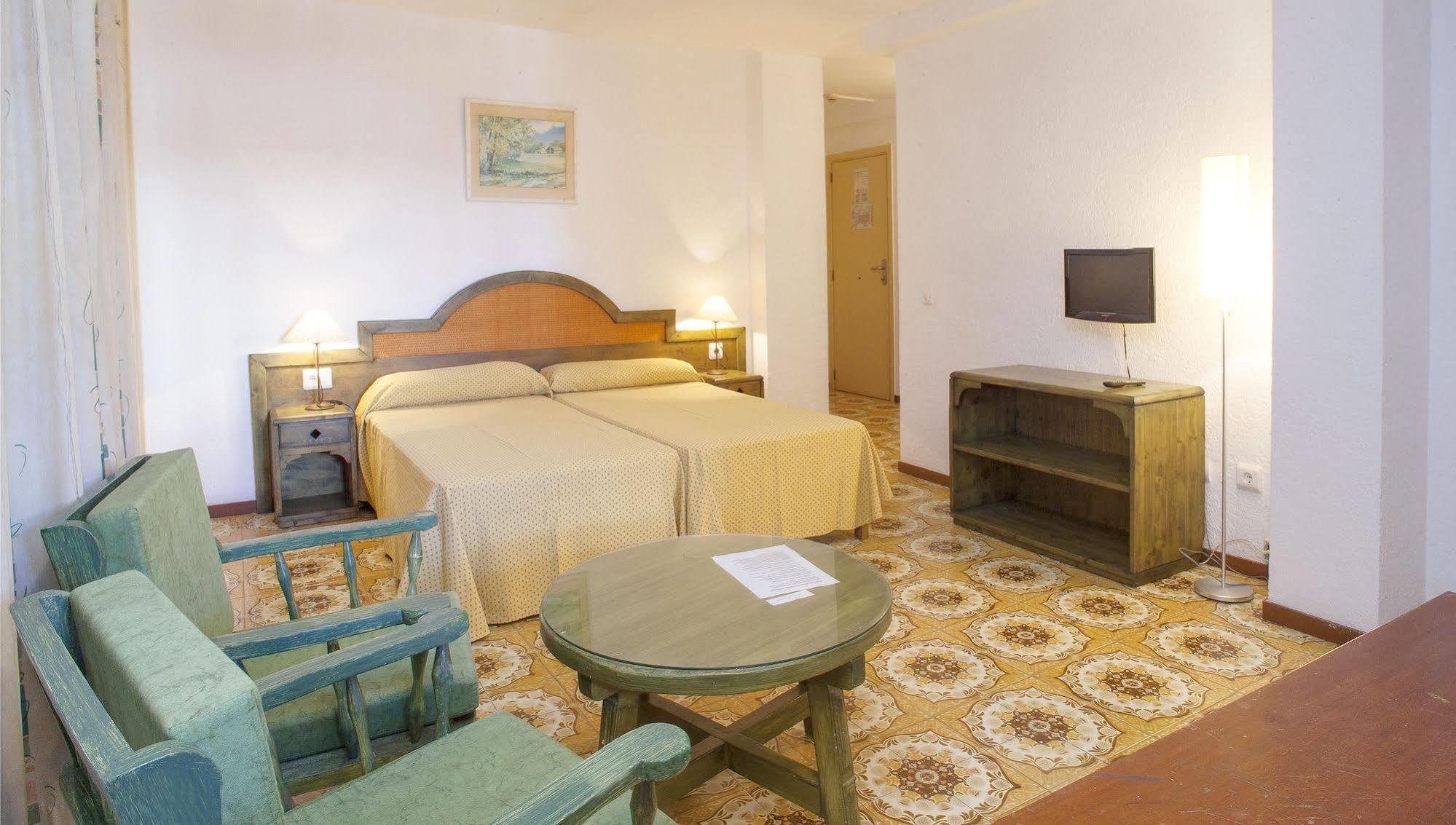 Apartamentos Bon Lloc Santa Eulària des Riu Kültér fotó