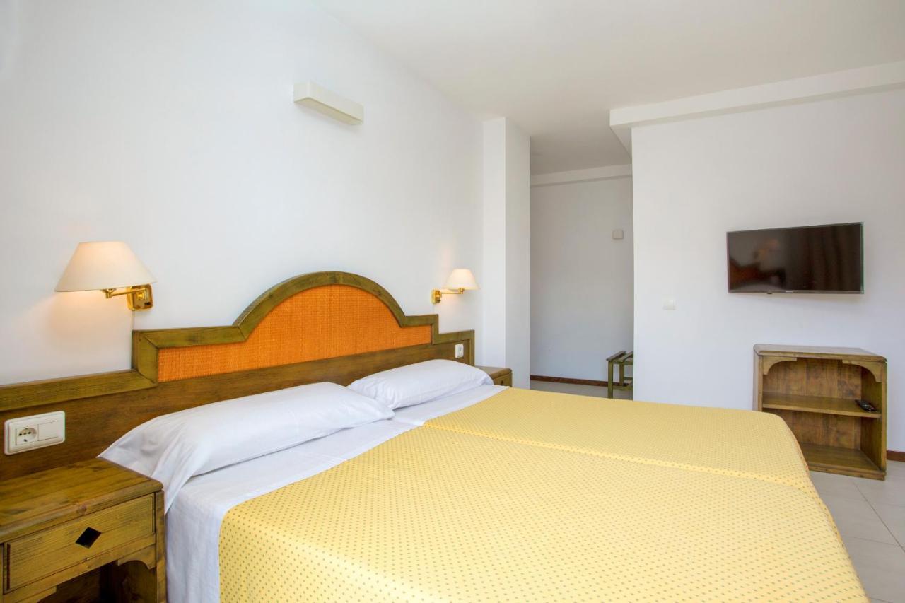 Apartamentos Bon Lloc Santa Eulària des Riu Kültér fotó