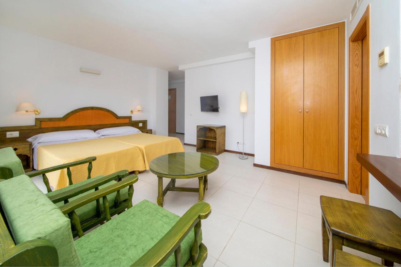Apartamentos Bon Lloc Santa Eulària des Riu Kültér fotó