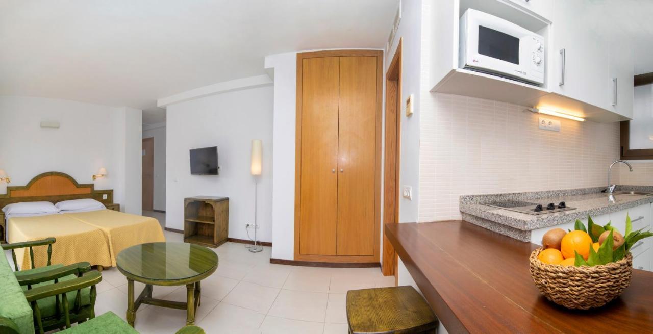 Apartamentos Bon Lloc Santa Eulària des Riu Kültér fotó