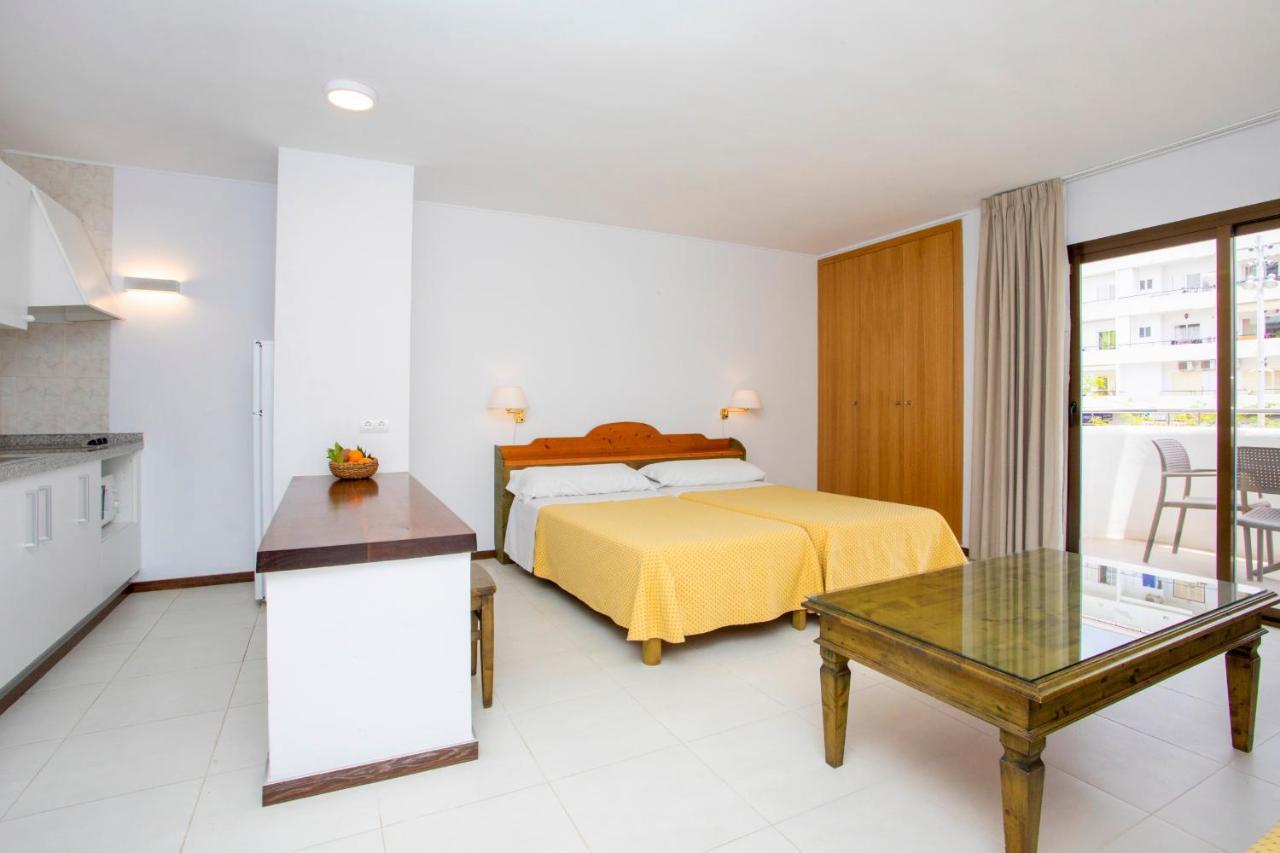 Apartamentos Bon Lloc Santa Eulària des Riu Kültér fotó