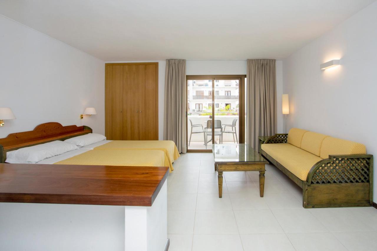 Apartamentos Bon Lloc Santa Eulària des Riu Kültér fotó