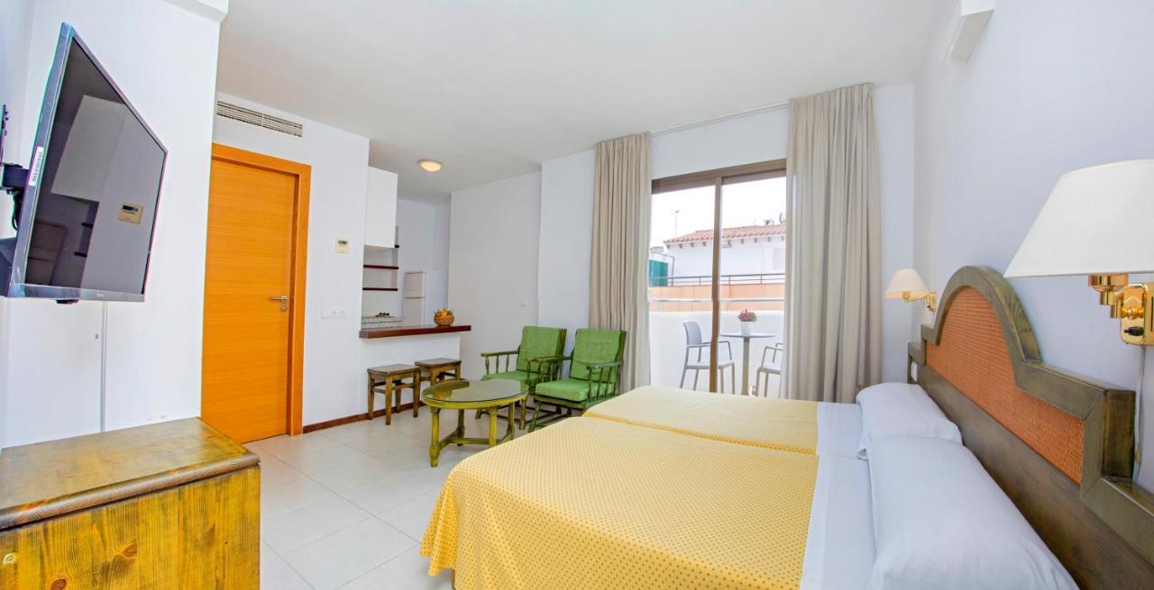 Apartamentos Bon Lloc Santa Eulària des Riu Kültér fotó