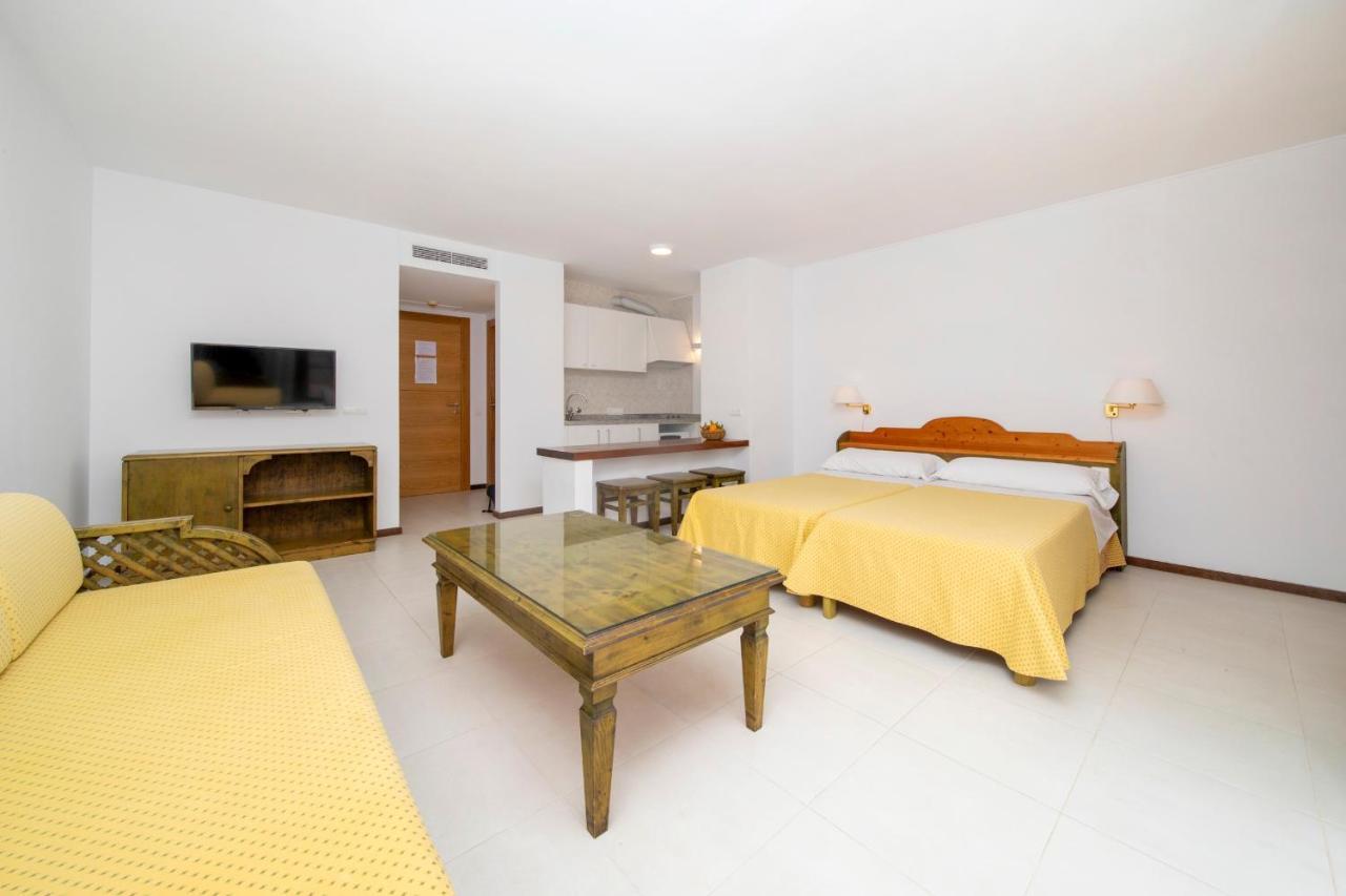 Apartamentos Bon Lloc Santa Eulària des Riu Kültér fotó