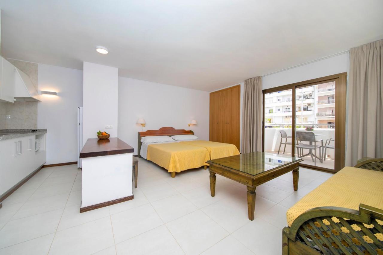 Apartamentos Bon Lloc Santa Eulària des Riu Kültér fotó